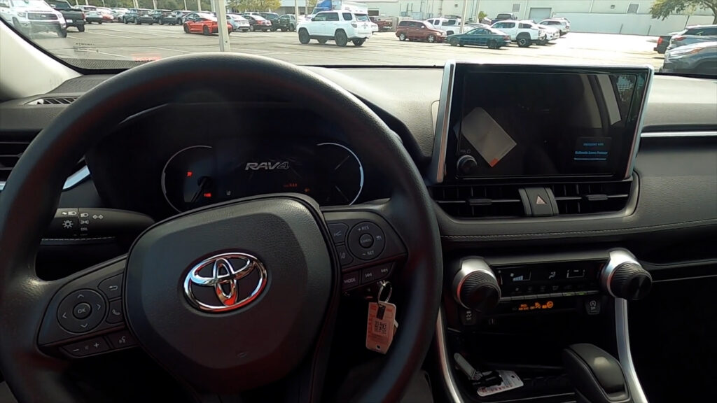 2024 Toyota Rav4 le